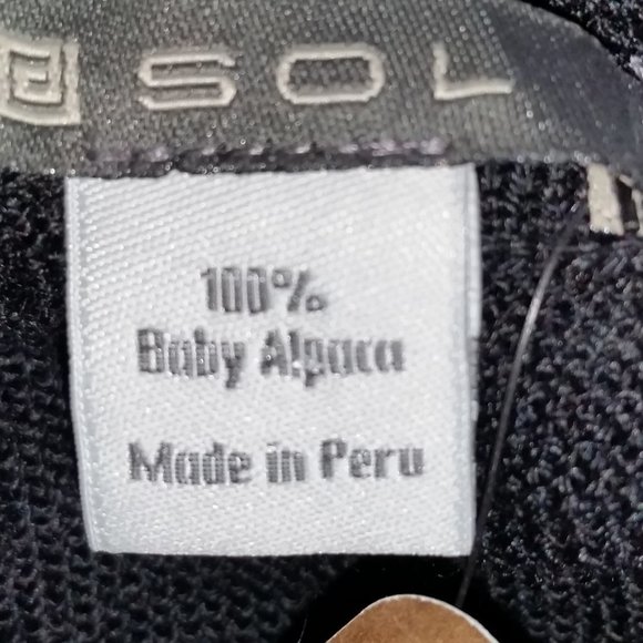 SOL baby alpaca hooded cape with traditional trim NWT - Picture 3 of 4